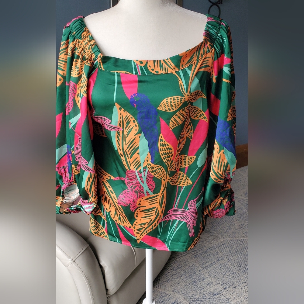 AVARA Green Tropical Print,On/Off Shoulder  Top